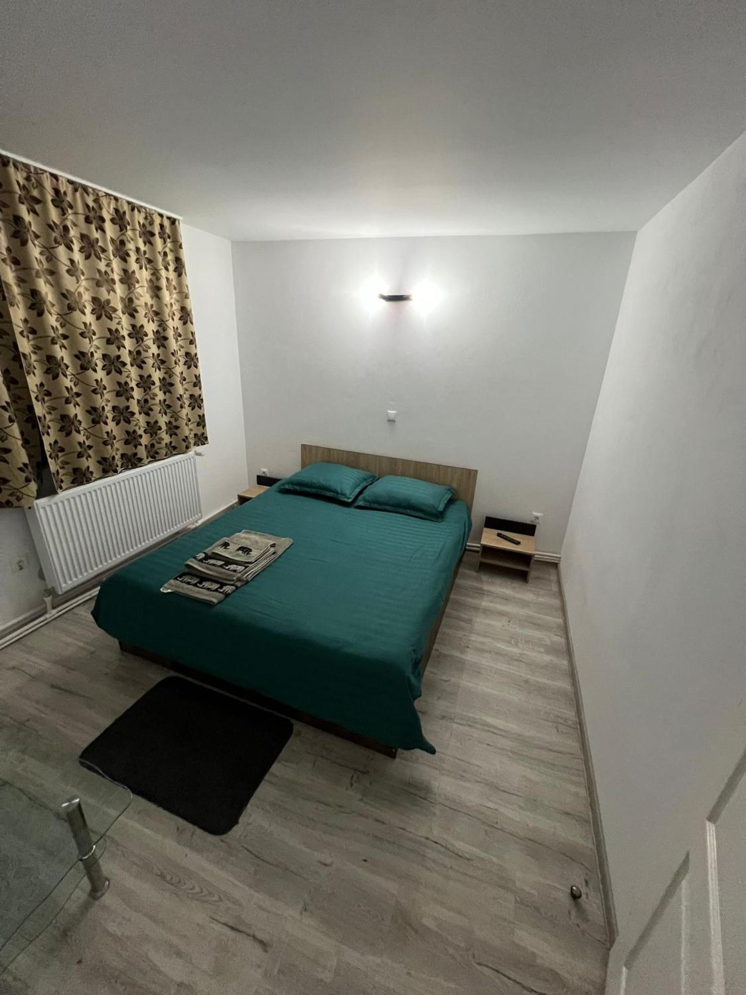 Appartamento Garsoniera Casa Dragoeni, Târgu Jiu Esterno foto