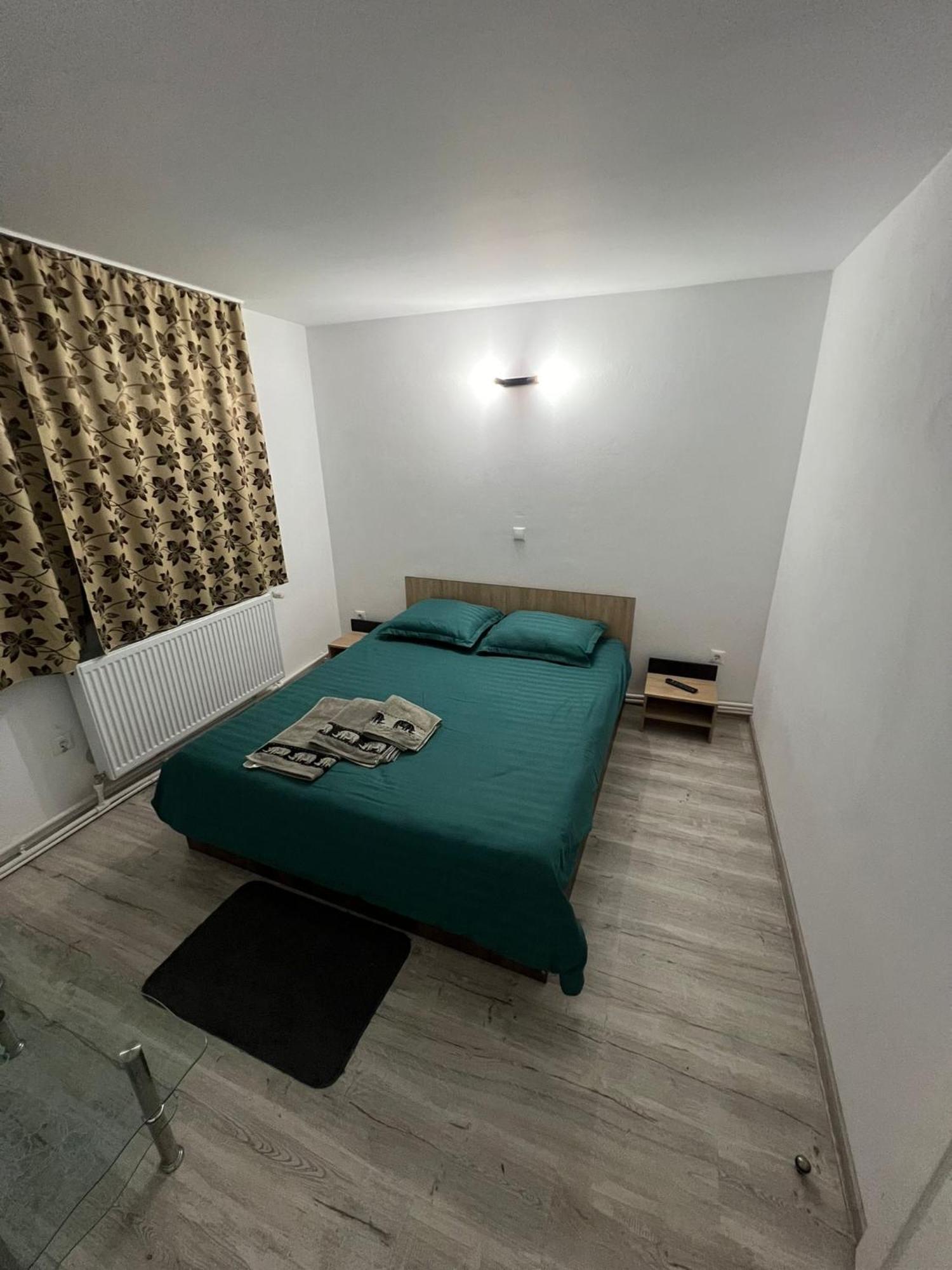 Appartamento Garsoniera Casa Dragoeni, Târgu Jiu Esterno foto